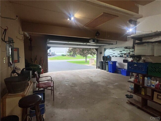 Building Photo - 6314 Hardwood Ln