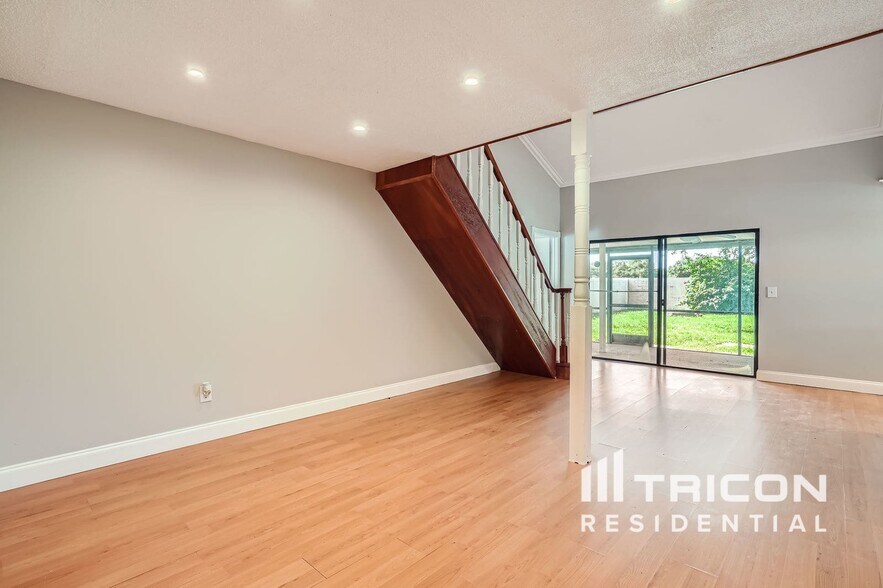 Building Photo - 5410 Friarsway Dr