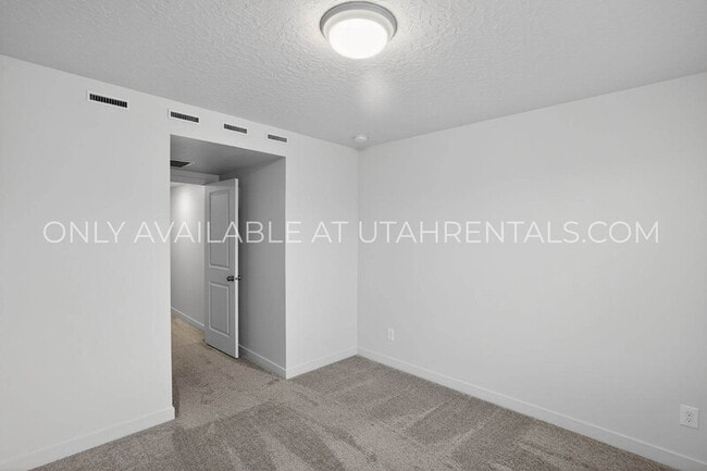 Building Photo - 626 W 1330 S