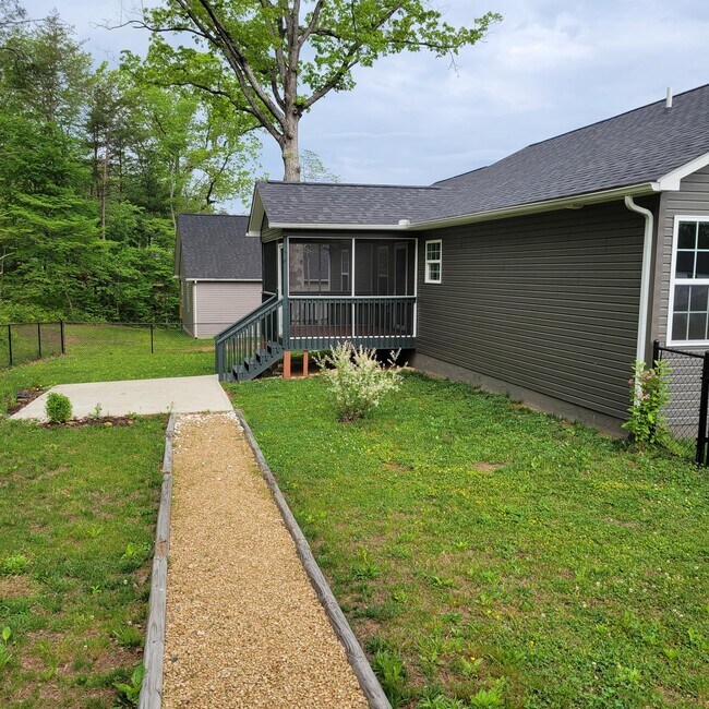 Building Photo - 27 Patrick Dr