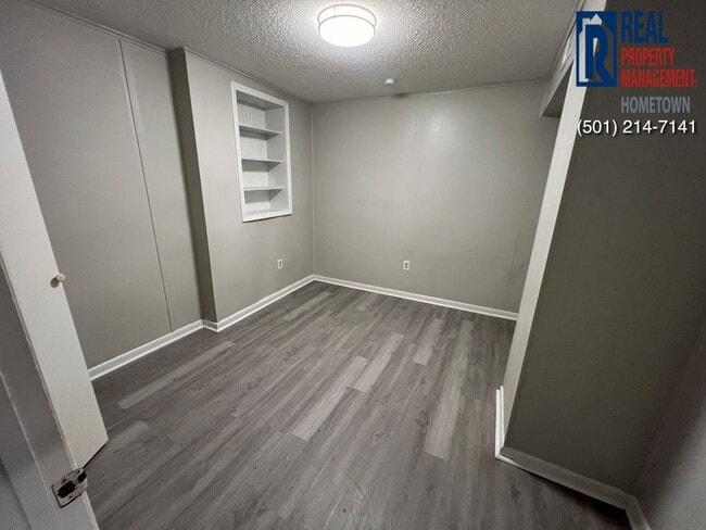 Building Photo - 6901 Archwood Dr