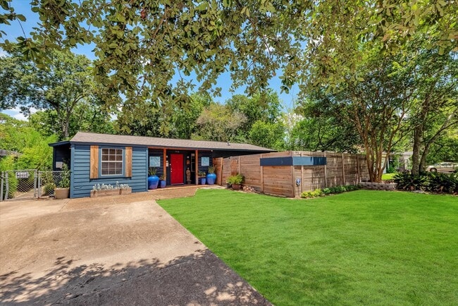 Building Photo - 3914 Ella Blvd