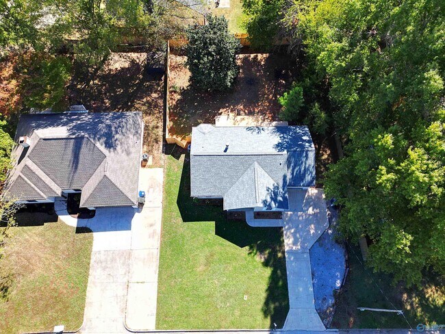 Building Photo - 103 Whisperwood Ln