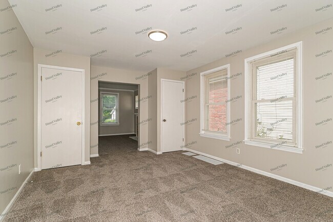 Building Photo - 8706 Eulalie Ave