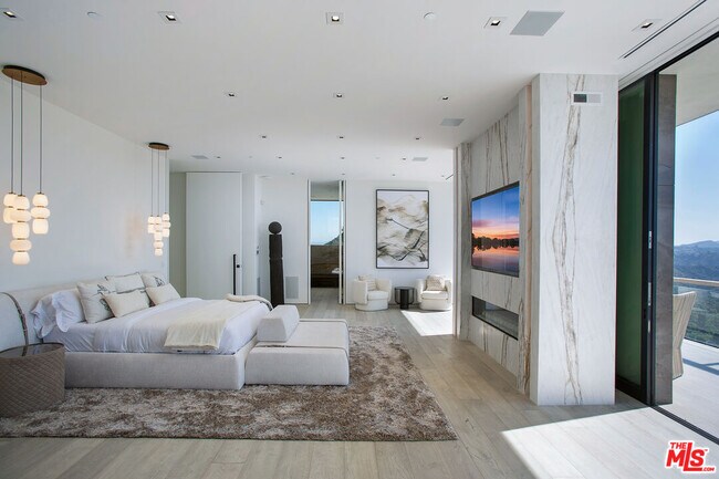 Building Photo - 9607 Highridge Dr