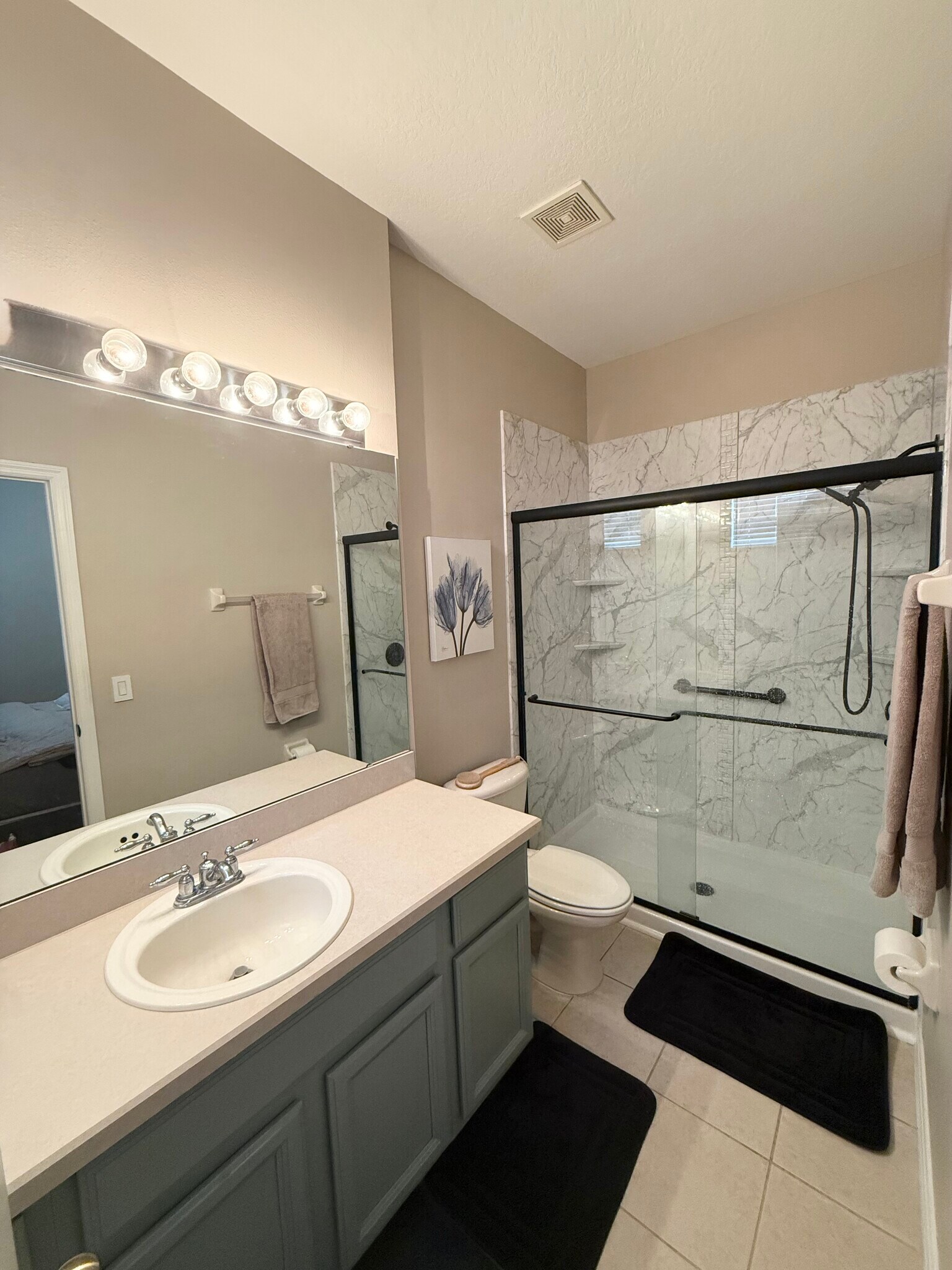 Primary bathroom - 222 Bexley Dr