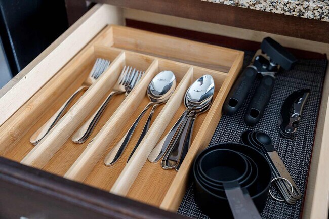 Building Photo - 13005 Meandering Way