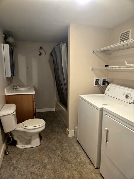 Bathroom - 264 Elm St