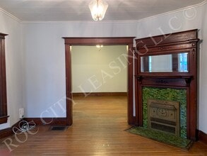 Building Photo - 1079 Monroe Ave