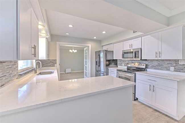 Building Photo - 4711 W San Rafael St