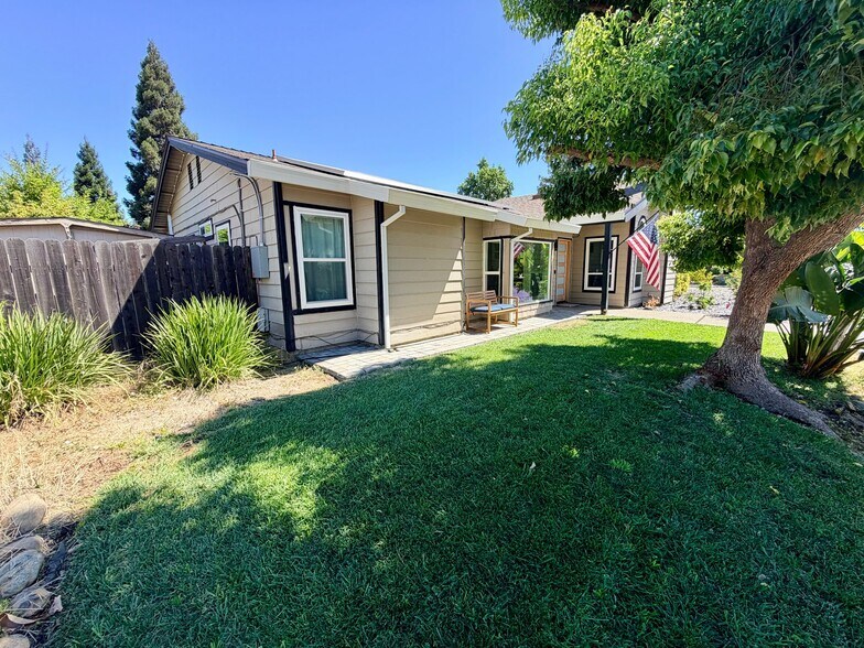 Building Photo - 5107 Parque Vista Way