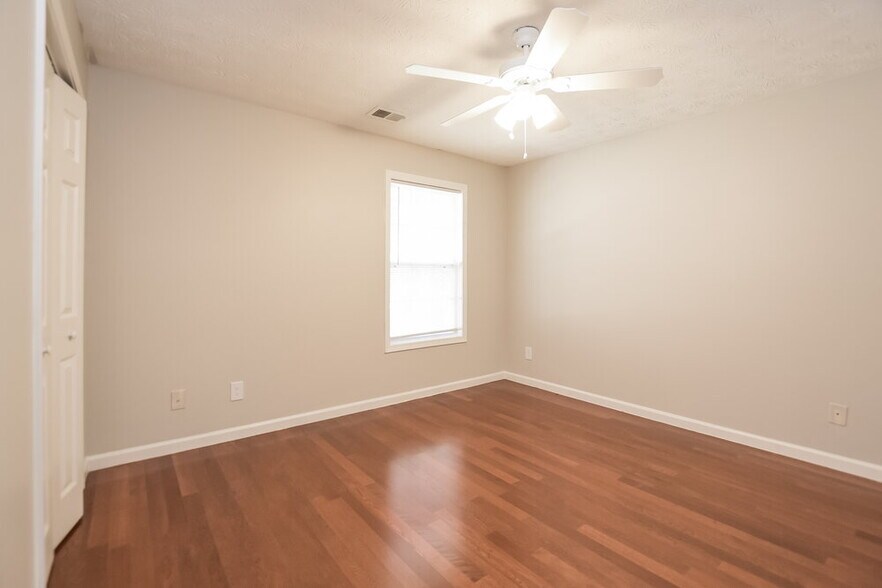 Building Photo - 127 Berkley Dr