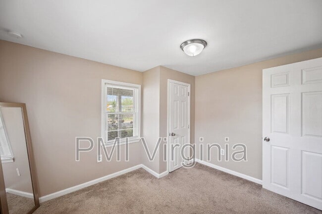 Building Photo - 4217 Dunning Rd