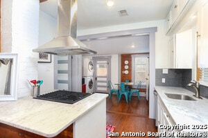 Building Photo - 131 Klein St