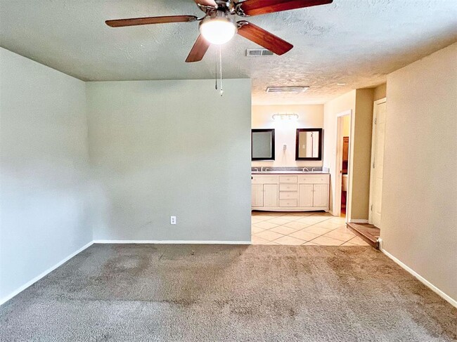 Building Photo - 3518 Almondwood Dr