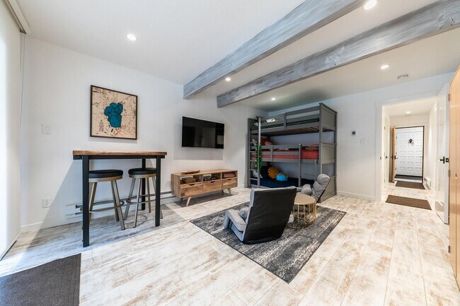 Building Photo - Perfect Tahoe Retreat
