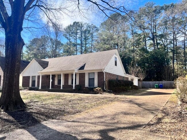Building Photo - 2159 New Meadow Dr