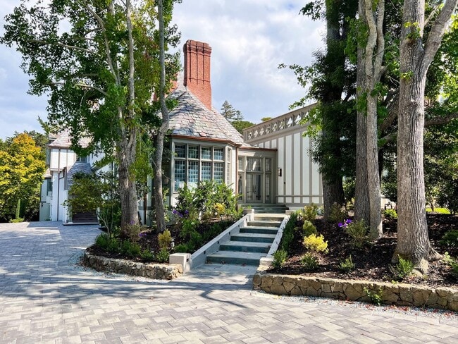 Building Photo - 85 Fagan Dr