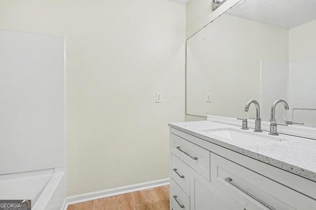 Building Photo - 2545 Walden Lake Dr