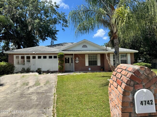 Primary Photo - 4742 Trevi Dr