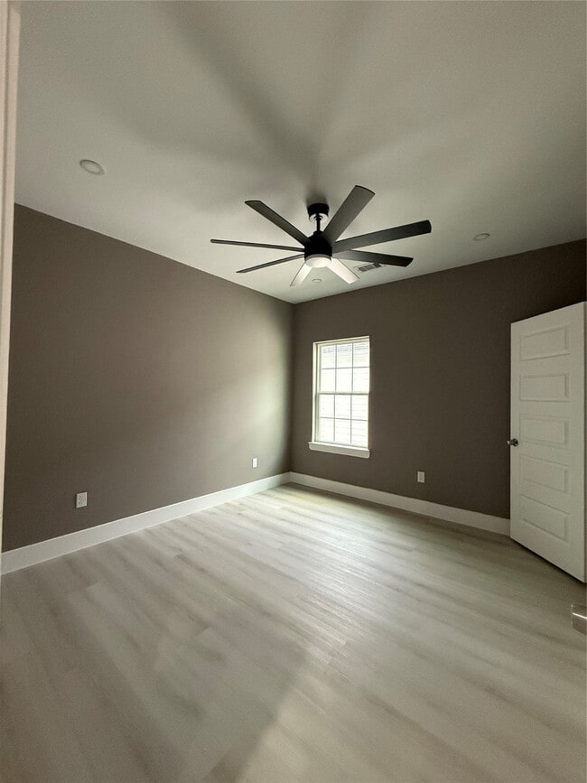 Building Photo - 10119 Grover Ln