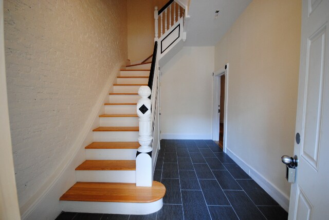 Building Photo - 342 Meridian St