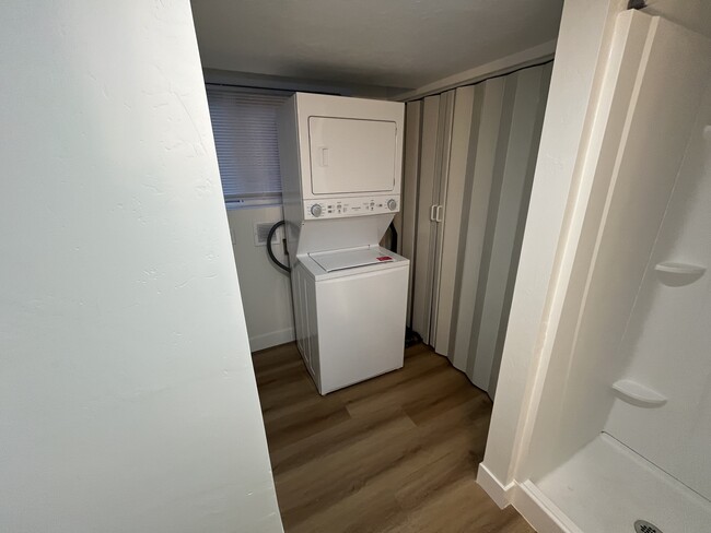 In-Unit Laundry - 3375 S 5225 W