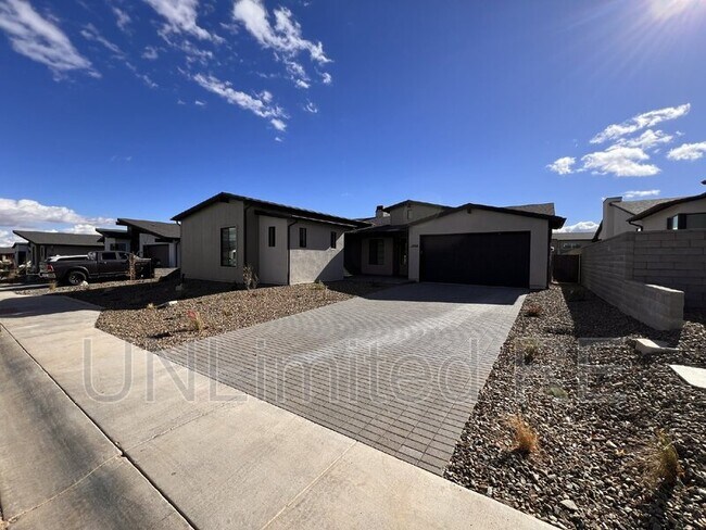 Building Photo - 5705 E Cannon Pl