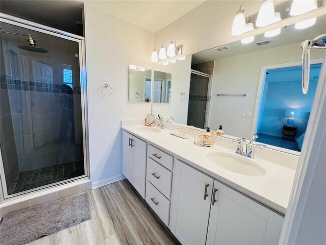 Building Photo - 317 Silverbell Trl