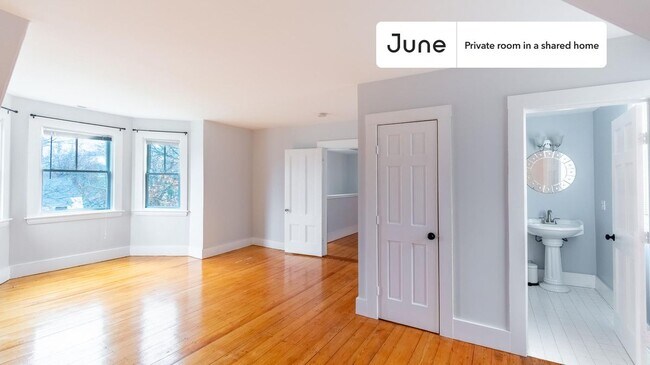 Building Photo - Room in Shared 5 bed/2.5 bath home in Newton Corner