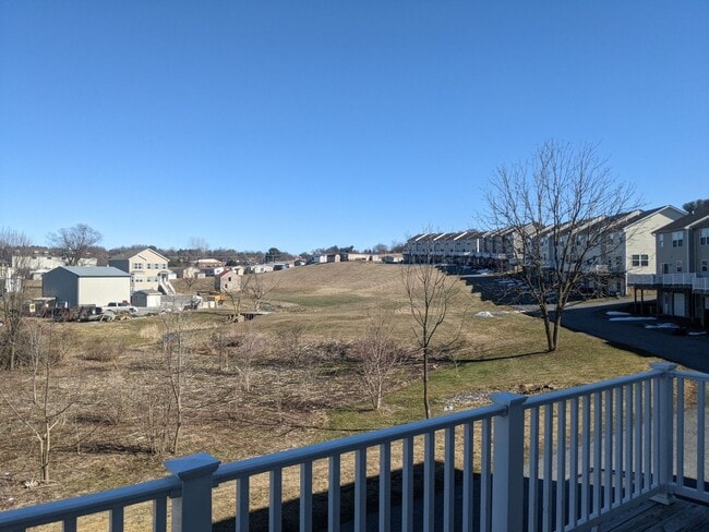 Building Photo - 3 Bedroom Townhouse For Rent in Charming Waynesboro, PA