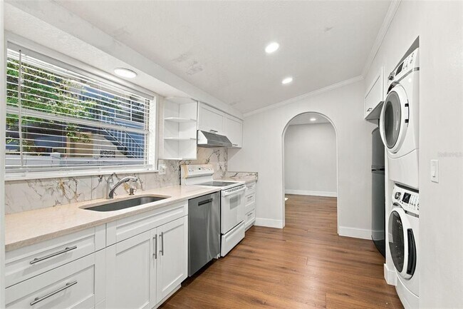 Building Photo - 524 3rd St N