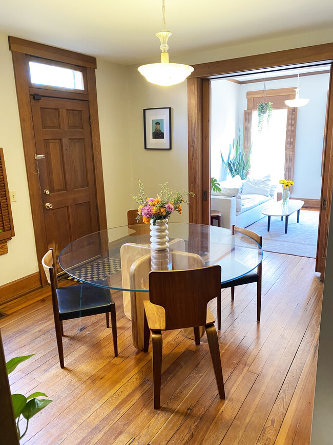 Dining room - 609 S Lazelle St