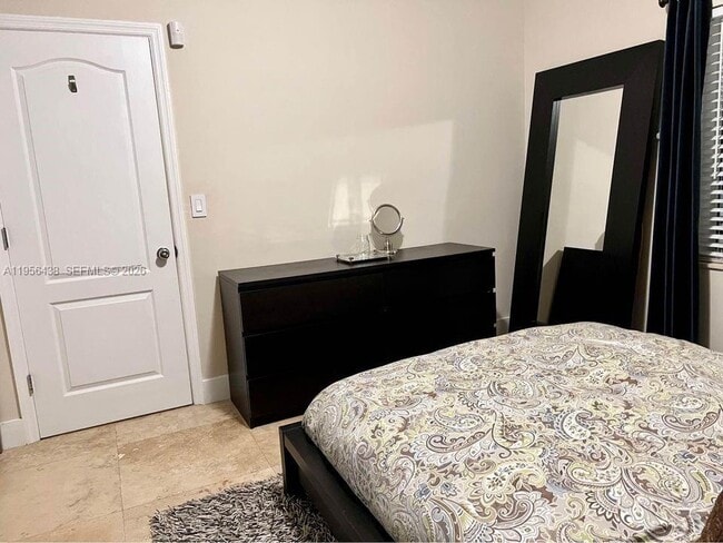 Building Photo - 544 NE 62nd St