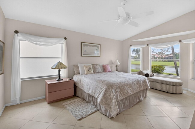 Building Photo - 5256 Glenville Dr
