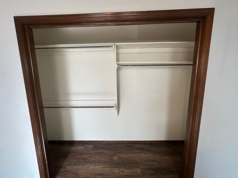 Upstairs loft closet - 6107 Gaelic Glen Dr