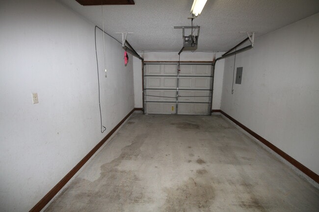 Building Photo - 1124 Orchid Dr