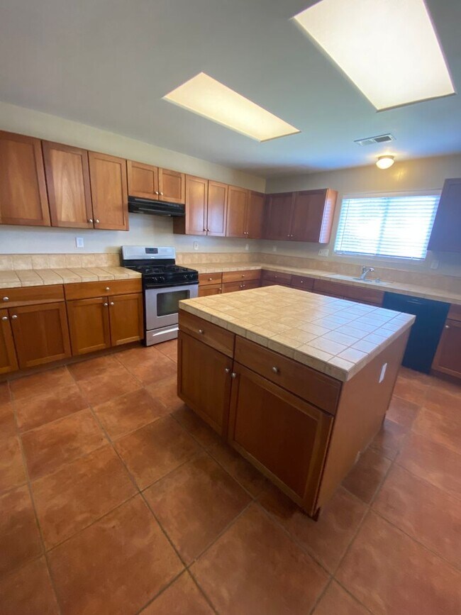 Building Photo - 11115 Cactus Valley Dr
