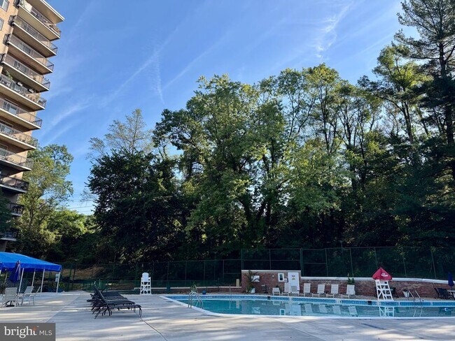 Building Photo - 1900 Lyttonsville Rd