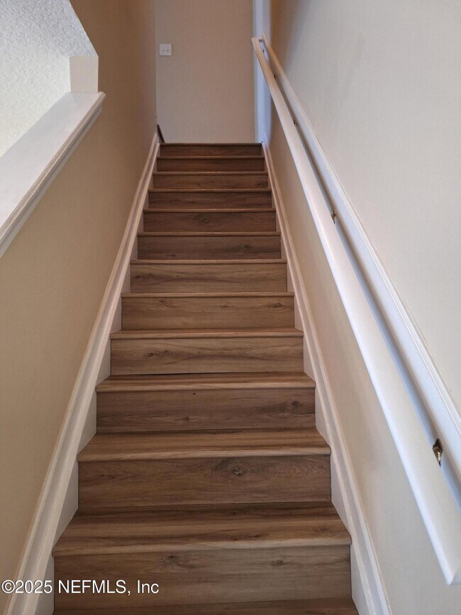 Building Photo - 7217 Deerfoot Cir