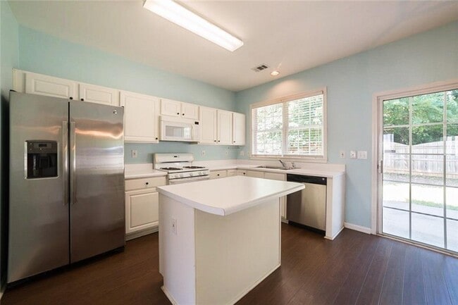 Building Photo - 3495 Ridgefair Dr