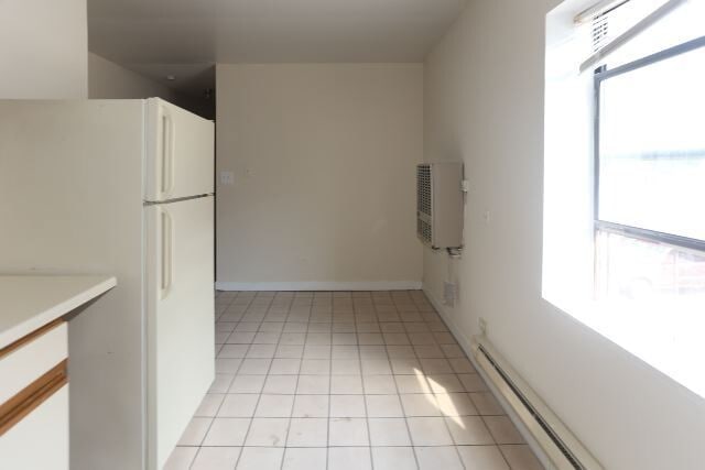 Building Photo - 824 W Cornelia Ave