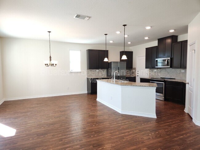 Building Photo - 3306 Putnam Fields