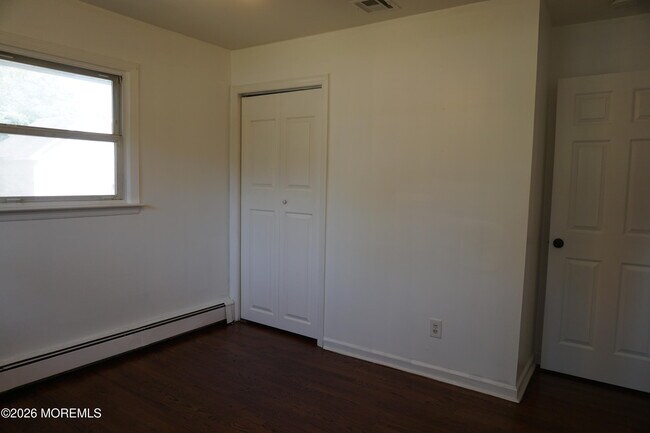 Building Photo - 1385 W Veterans Hwy