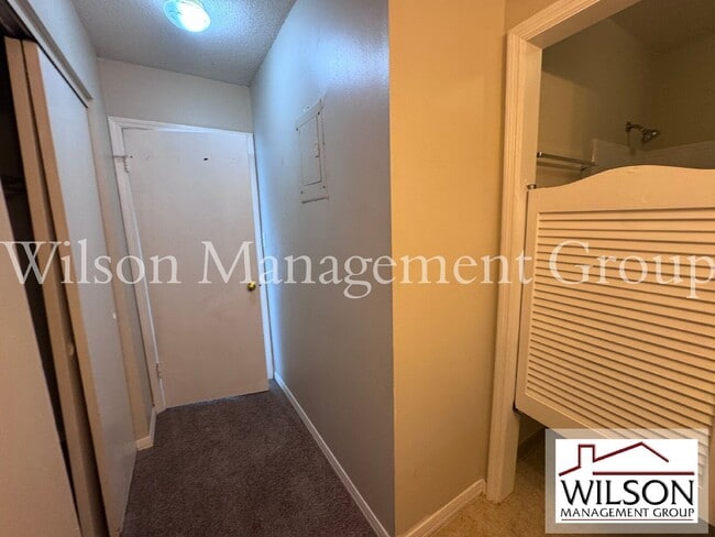 Building Photo - 525 Georgetown Dr