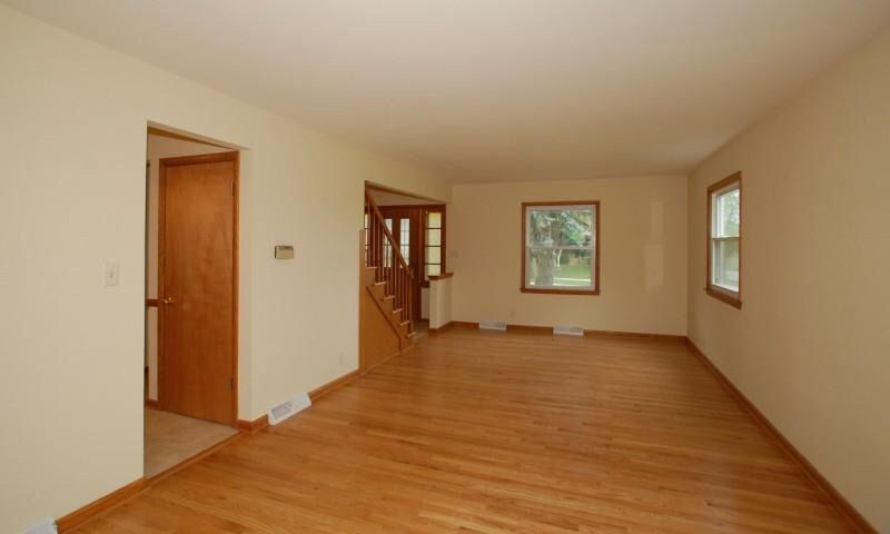 Building Photo - 2030 E Birch Dr