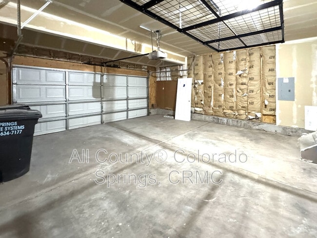 Building Photo - 5048 Weaver Dr