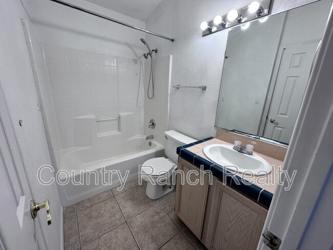 Building Photo - 1934 Easy St