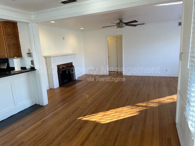 Building Photo - 5700 61st St