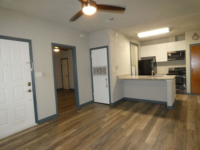 Building Photo - 501 E Burgess Rd